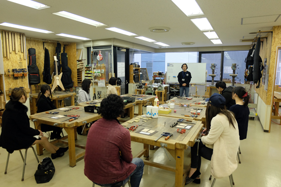 鹿島学園高等学校 秋葉原キャンパス 東京校 御茶ノ水 ギター製作 ベース製作専門の学校