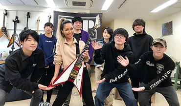 【GCA×アーティスト】コラボ企画2019!! GCA×midori【LOVEBITES】