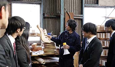 ESPギタークラフト・アカデミー大阪校　中部地方工場見学