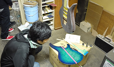Sago New Material Guitars工房見学