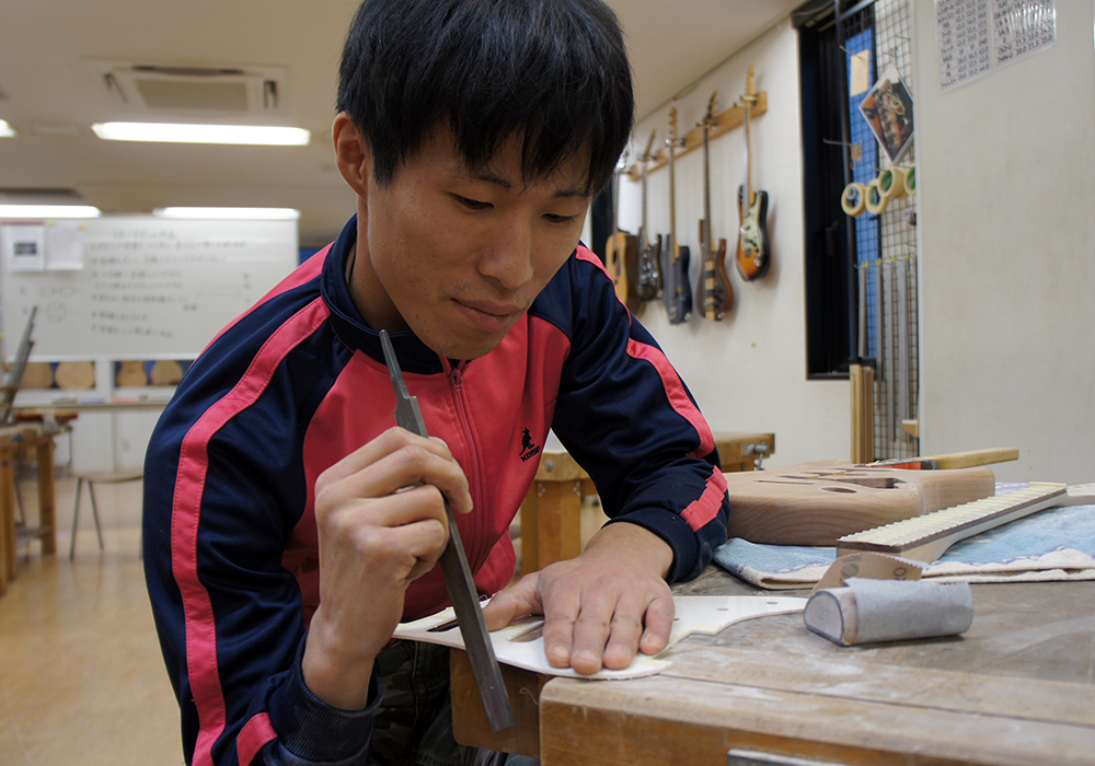 esp guitar craft academy osaka 大阪校（梅田）ESPギタークラフトアカデミー 夜間科・土曜科　夜間科・土曜科2013年度在校生の声